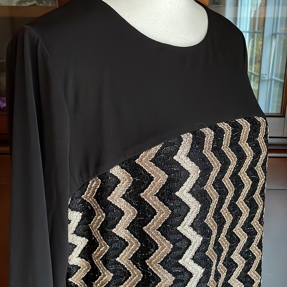 Chico’s Gold & Lace Festive Dress 2.5 - Picture 8 of 9